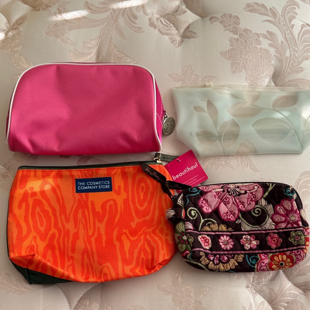 🦋Bundle of Nice Cosmetic Bags🦋